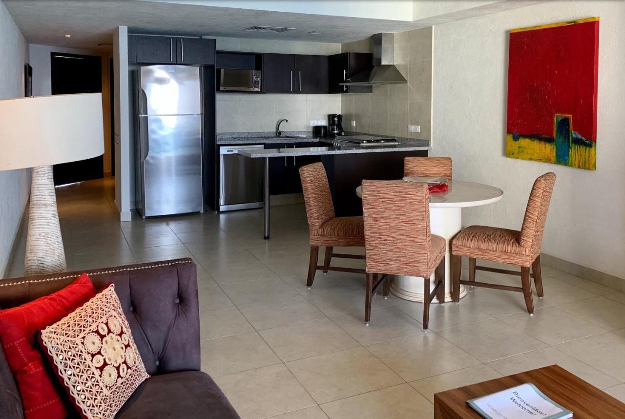 Apartamentos Grand Venetian Пуерто-Вальярта Екстер'єр фото
